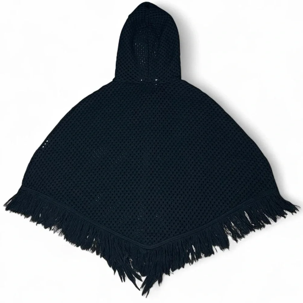 Black crochet hooded cape with fringe - Picture 4 of 4